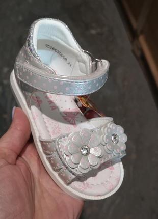 Босоножки распродаж