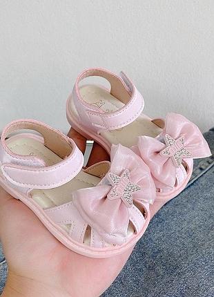 Красивые босоножки