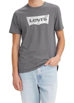 Новая футболка levis хl