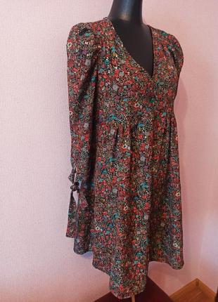 Красивое женское платье платье