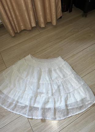 Бела трендовая мини юбка
