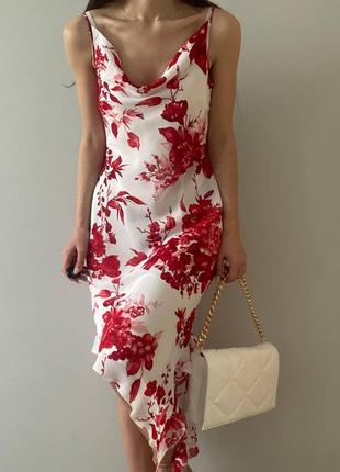 Шикарное платье в красивый принт, белое с красным платье, красивое летнее платье, трендовое платье