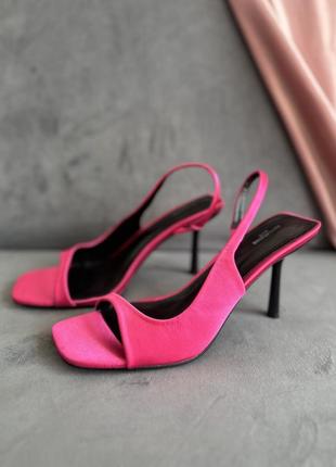 Босоножки туфли розовые