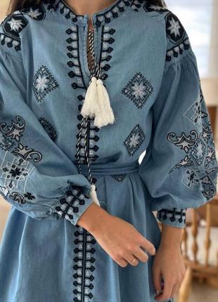 Турецкое джинсовое платье вышиванка с рукавами фонариками под пояс