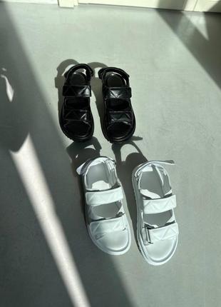 Босоножки женские кожаные бежевые стеганые