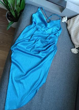 Голубое платье на тонких брителях с драпировкой сбоку большой размер