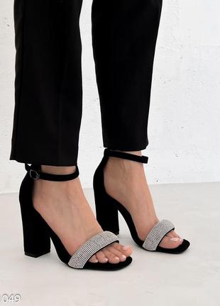 Черные женские босоножки на каблуке каблуке с стразами камушками блестящие босоножки на каблуке каблуке