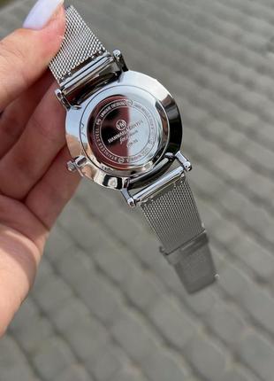 Часы женские кварцевые hannah martin серебряные c белым циферблатом7 фото