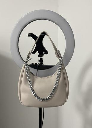 Сумочка из цепочкой, с цепочкой