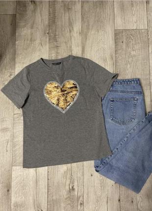 Базовая футболка с принтом в виде сердца от shein, размер 46-48