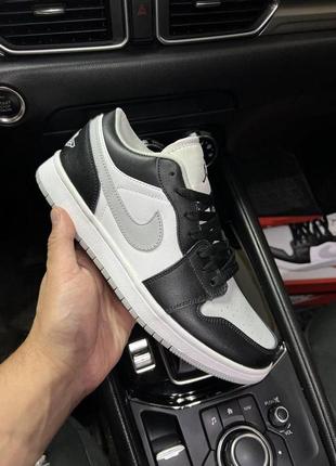 Кросівки чоловічі nike air jordan 1 low white & black & gray