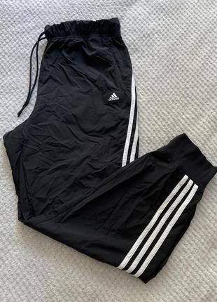 Спортивные штаны adidas