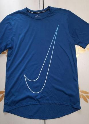 Nike dri-fit футболка размер м