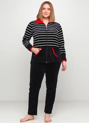 Велюровый костюм с брюками в полоску на молнии 2003