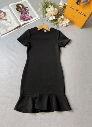 Базовое платье платье с оборкой от h&amp;m