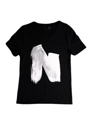 Якісна футболка скандинавського бренду nly