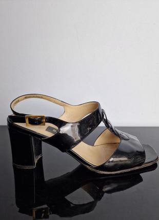 Босоніжки bally