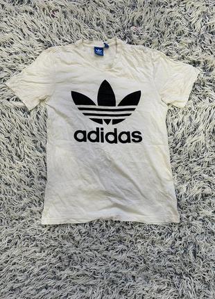 Футболка adidas