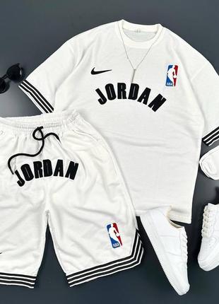 Брендовий чоловічий комплект / якісний комплект air jordan в білому кольорі на літо1 фото