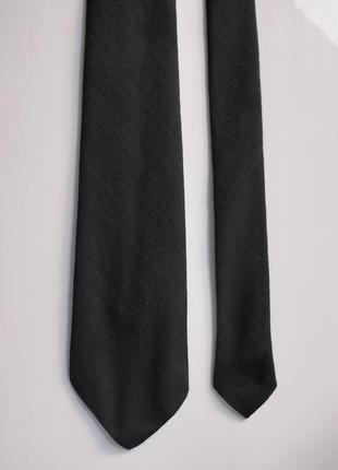 Классический черный галстук галстук