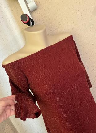 Плаття зі спущен плечима бордо з золот