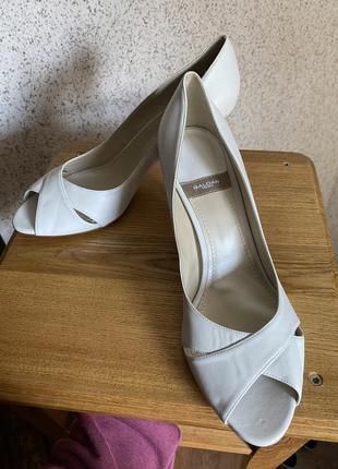 Жіночі туфлі італійської фірми vero cuoio