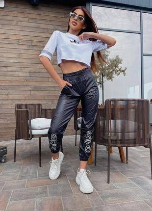 Женский летний комбинированный спортивный костюм adidas футболка и штаны из легкой плащевки размеры 42-46