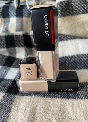 Жидкий консилер 202 light/clair shiseido корректор synchro skin self-refreshing concealer