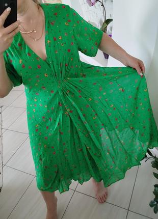 Стильное оригинальное зеленое платье