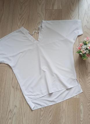Літня біла блуза