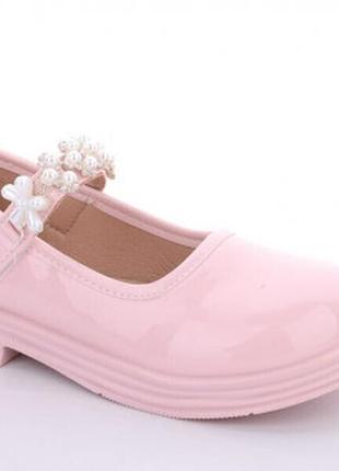 Неймовірно красиві туфлі для дівчинки