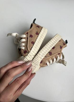 Кеди zara