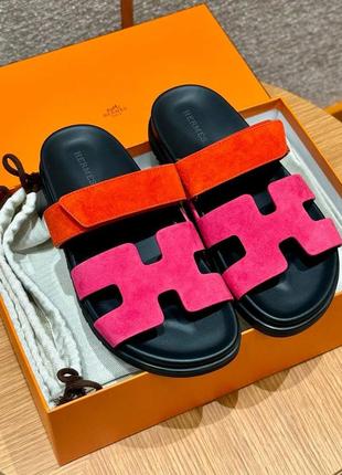 Шльопанці в стилі hermes рожеві