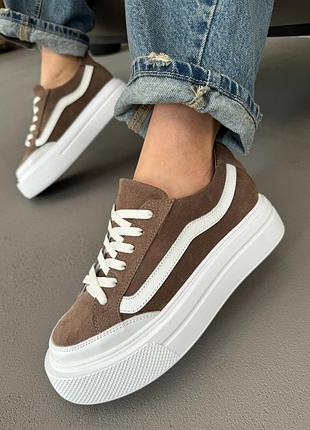 Жіночі стильні бежеві замшеві кеди капучино з натуральної замші на товстій білій...