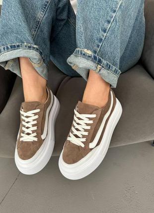 Жіночі стильні бежеві замшеві кеди капучино з натуральної замші на товстій білій...