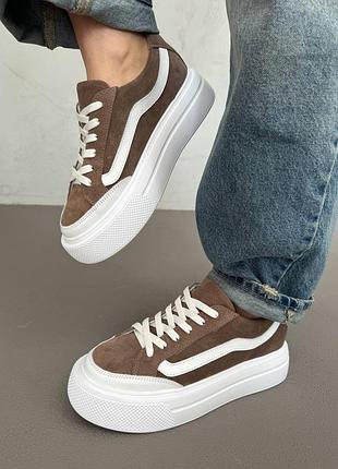 Жіночі стильні бежеві замшеві кеди капучино з натуральної замші на товстій білій...