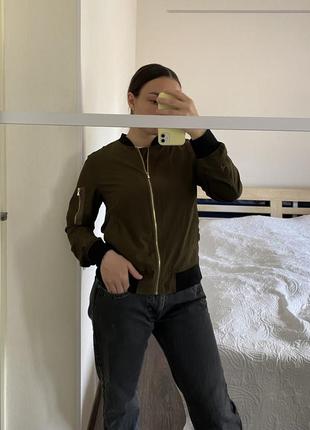 Вітровка жіноча