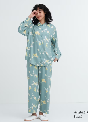 Атласная пижама с длинным рукавом uniqlo