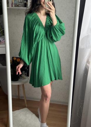 Муслиновое зеленое платье