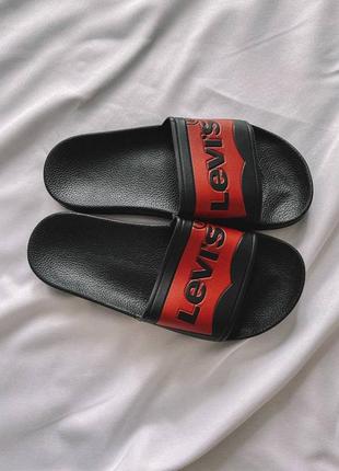 Акционные шлепанцы на лето