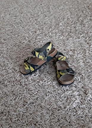 Босоніжки, сандалі circo 29 розміру.