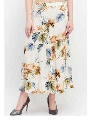 Спідниця з квітковим принтом.