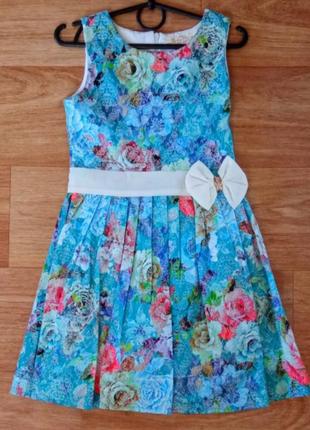 Сукня на дівчинку 5,6 років
