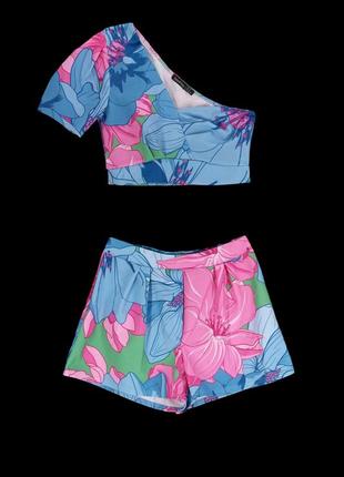 Яркий летний костюм шорты + топ "boohoo" с цветочным принтом, uk12/eur40.