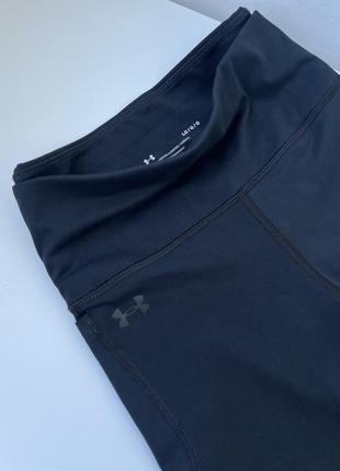 Черные спортивные укороченные лосины under armour