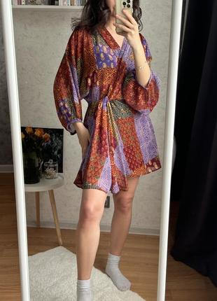 Яскрава коротка сукня zara