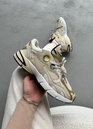 Кросівки adidas astir beige/gold