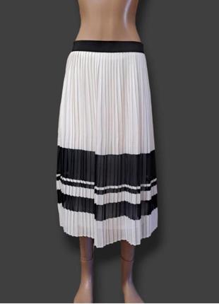Бело-черная юбка плиссированная