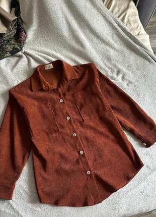 Коричневая вельветовая рубашка бренда romashka, размер м