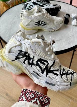 Balenciaga runner graffiti 677402 36